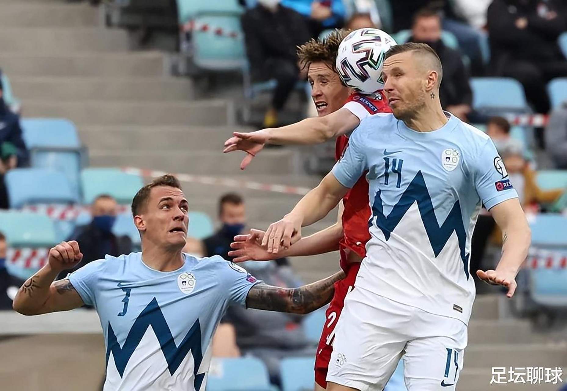 丹麦队鏖战法国队，黄鸭组合关键制胜